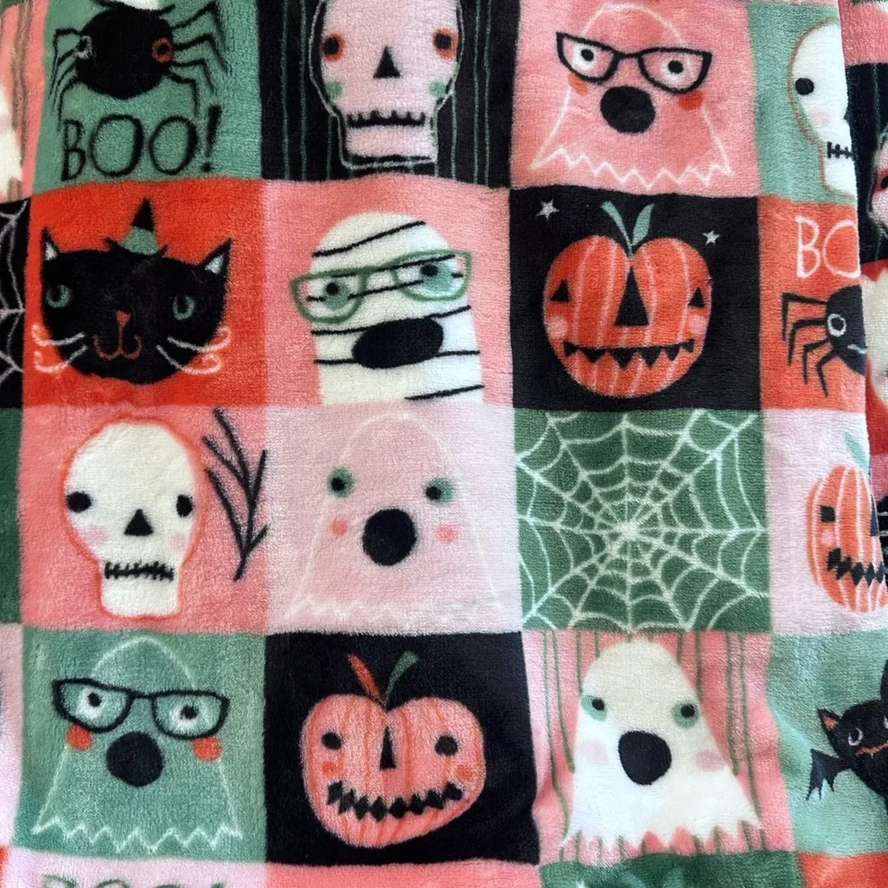 Cupcakes And Cashmere Multicolor Halloween Oversized Decorative Throw Blanket